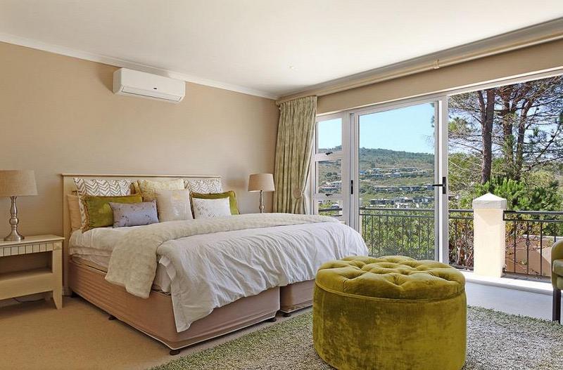 To Let 4 Bedroom Property for Rent in Dennegeur Western Cape